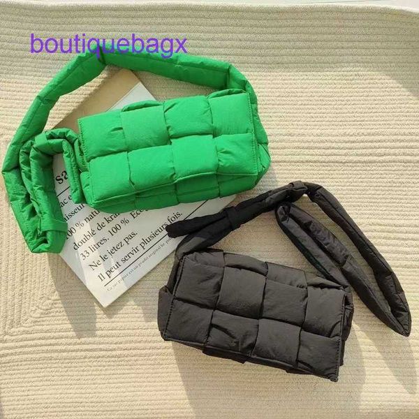 designer cassette bottegs venets bags for women online store 2023 new product ins super fire net red woven sponge messenger bag ny
designer cassette bottegs venets bags for women online store 2023 new product ins super fire net red woven sponge messenger bag ny