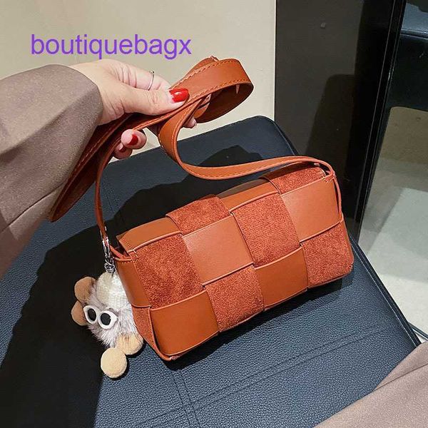 designer cassette bottegs venets bags for women online store the same women's bag 2023 new minority woven versatile casual messenger on
designer cassette bottegs venets bags for women online store the same women's bag 2023 new minority woven versatile casual messenger on