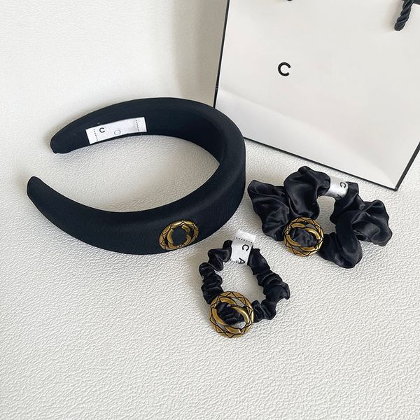 luxury designer headbands hairband women three-piece set black brand new pattern french satin hairband elegant wide edge hair hoop sport hea
luxury designer headbands hairband women three-piece set black brand new pattern french satin hairband elegant wide edge hair hoop sport hea
