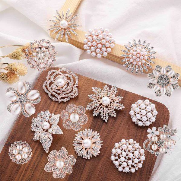 new korean version pearl brooch inlaid with diamonds high-end fashion sunflower brooch clothing accessories hand flower accessories, Gray
new korean version pearl brooch inlaid with diamonds high-end fashion sunflower brooch clothing accessories hand flower accessories, Gray