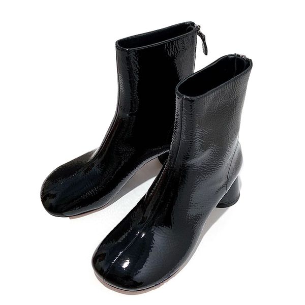 french chelsea short boots, high-grade rivet hardware pendant, small heel women's boots, with box dust bag, Black
french chelsea short boots, high-grade rivet hardware pendant, small heel women's boots, with box dust bag, Black