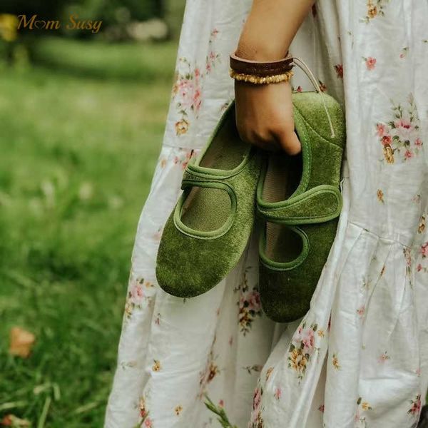 sneakers fashion baby girls princess dance shoes infant toddler child flat shoes vintage soft bottom hook loop band spring autumn summer l23, Black;red
sneakers fashion baby girls princess dance shoes infant toddler child flat shoes vintage soft bottom hook loop band spring autumn summer l23, Black;red