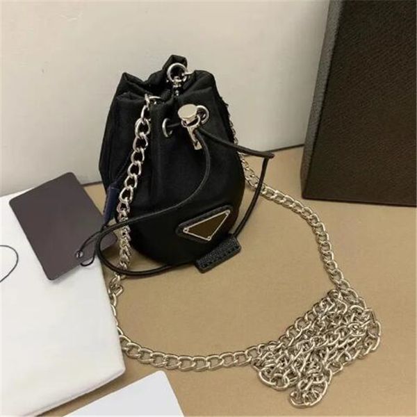luxury designers key rings coin purse fashion mini coin bags casual classic letter wallet card holder chain messenger bags fashion jewelry a, Slivery;golden
luxury designers key rings coin purse fashion mini coin bags casual classic letter wallet card holder chain messenger bags fashion jewelry a, Slivery;golden
