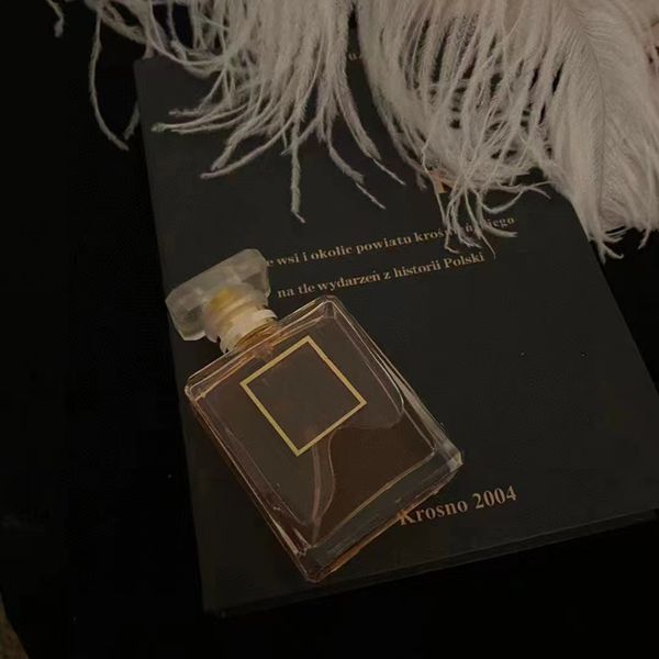 woman perfume for women modern lady elegant and charming fragrance spray oriental floral notes 100ml good smell frosted bottle ship
woman perfume for women modern lady elegant and charming fragrance spray oriental floral notes 100ml good smell frosted bottle ship