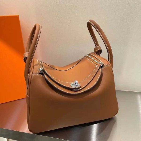 designer lindi new pillow bag fashion one-shoulder diagonal portable doctor high version swift leather handmade wax lin
designer lindi new pillow bag fashion one-shoulder diagonal portable doctor high version swift leather handmade wax lin