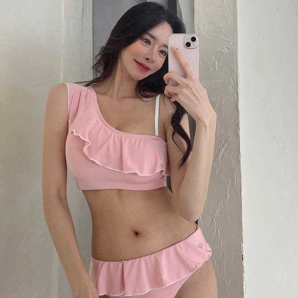 swimsuit womens split pure color bikini shoulder belt flounce slim and sexy, White;black
swimsuit womens split pure color bikini shoulder belt flounce slim and sexy, White;black