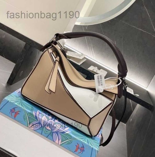 bag shoulder loewss handbags designer 2023 cow women leather geometric portable single high-capacity brand mini at42 p 7nh9phz c0y9
bag shoulder loewss handbags designer 2023 cow women leather geometric portable single high-capacity brand mini at42 p 7nh9phz c0y9