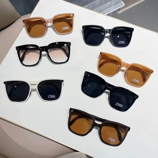 2023 foldable polarized sunglasses fashion designer beach sunglasses men's and women's various colors available high quality, White;black
2023 foldable polarized sunglasses fashion designer beach sunglasses men's and women's various colors available high quality, White;black