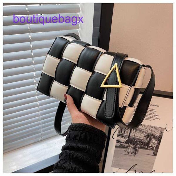designer cassette bottegs venets bags for women online store small woven bag in autumn and winter 2023 new cross-body pillow versatile one-s
designer cassette bottegs venets bags for women online store small woven bag in autumn and winter 2023 new cross-body pillow versatile one-s
