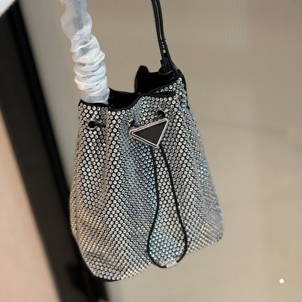 2023 new bag circle women designers crystal & bucket handbag clutch purse calf leather lady classic fashion crossbody leather chain cf 16x19
2023 new bag circle women designers crystal & bucket handbag clutch purse calf leather lady classic fashion crossbody leather chain cf 16x19