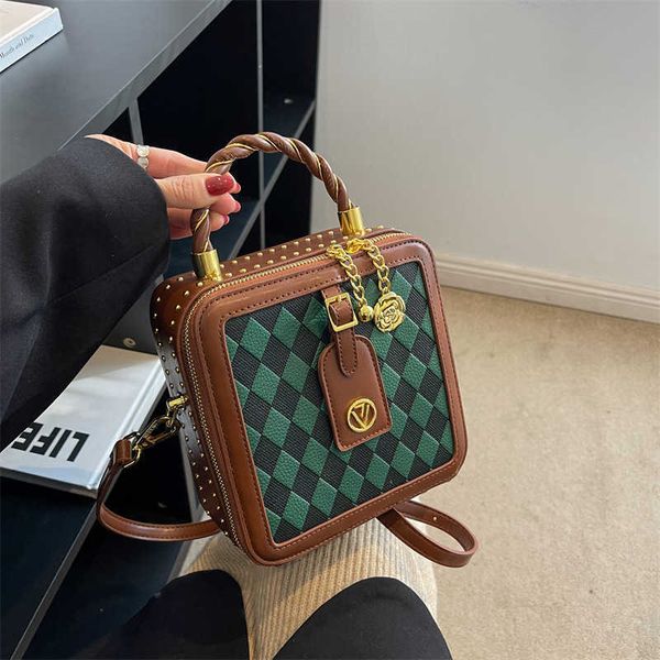 totes this year's popular small bag new women's in autumn and winter design messenger portable square
totes this year's popular small bag new women's in autumn and winter design messenger portable square