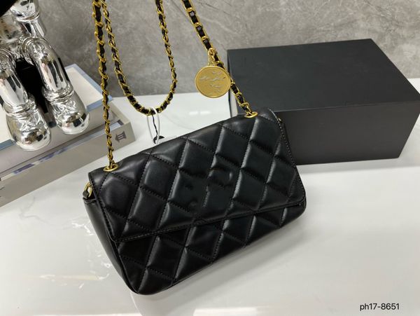 channel handbag custom luxury brand bag leather cowhide golden chain slant shoulder 24cm black pink
channel handbag custom luxury brand bag leather cowhide golden chain slant shoulder 24cm black pink