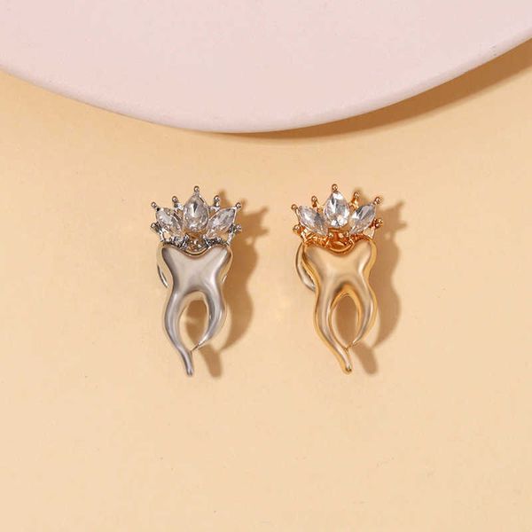 corsage jewelry fashion minority alloy brooch inlaid diamond crown teeth jewelry pendant clothing accessories, Gray
corsage jewelry fashion minority alloy brooch inlaid diamond crown teeth jewelry pendant clothing accessories, Gray