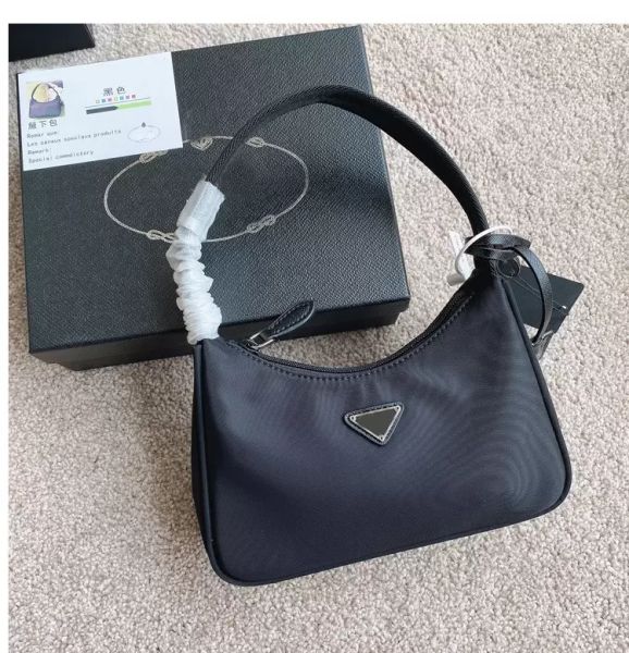 luxurys design underarm clutch bag nylon leather shoulder bags women crossbody messenger handbag evening totes purse
luxurys design underarm clutch bag nylon leather shoulder bags women crossbody messenger handbag evening totes purse