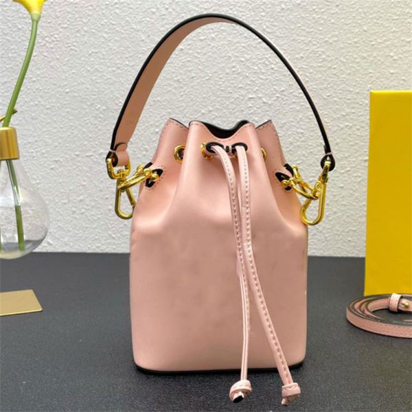 sweet mini bucket bag color-printed large logo cowhide material advanced fashion hardware casual handbag
sweet mini bucket bag color-printed large logo cowhide material advanced fashion hardware casual handbag