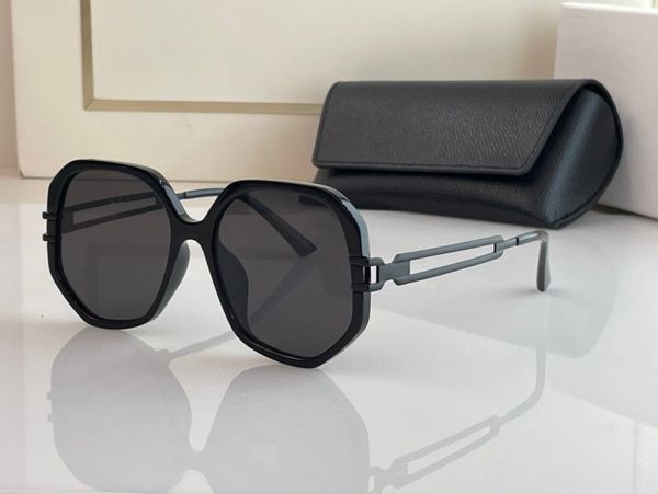 sunglasses for women men summer 40040 style anti-ultraviolet retro plate square full frame fashion eyeglasses random box, White;black
sunglasses for women men summer 40040 style anti-ultraviolet retro plate square full frame fashion eyeglasses random box, White;black