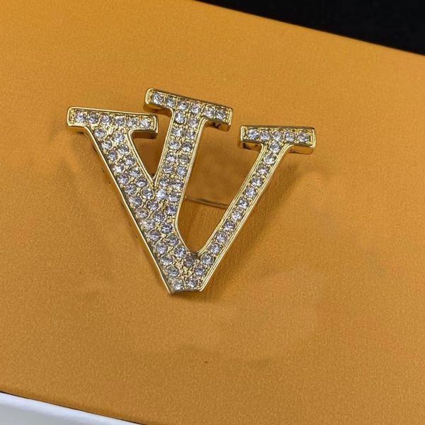 18k gold-plated luxury brooch full of rhinestones. fashion brand classic style broche brooch designer for women party wedding bridal jewelry, Gray
18k gold-plated luxury brooch full of rhinestones. fashion brand classic style broche brooch designer for women party wedding bridal jewelry, Gray