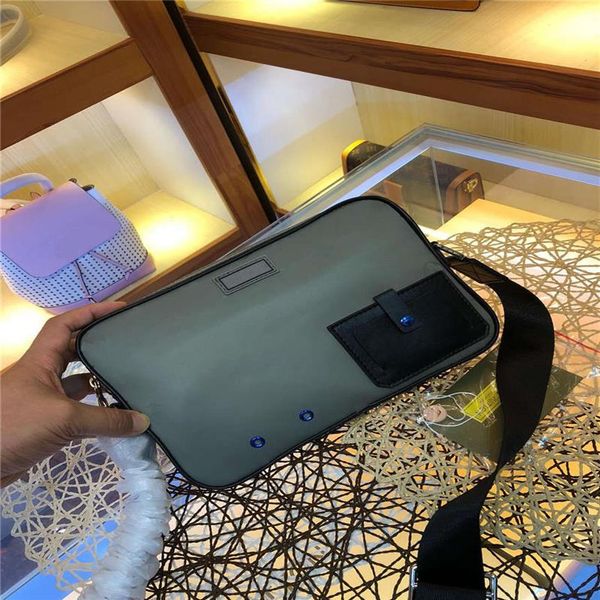 2021 women men's simple and comfortable backpack tote bag classic fashion mailbags one shoulder bag handbag purse wallet go2293
2021 women men's simple and comfortable backpack tote bag classic fashion mailbags one shoulder bag handbag purse wallet go2293