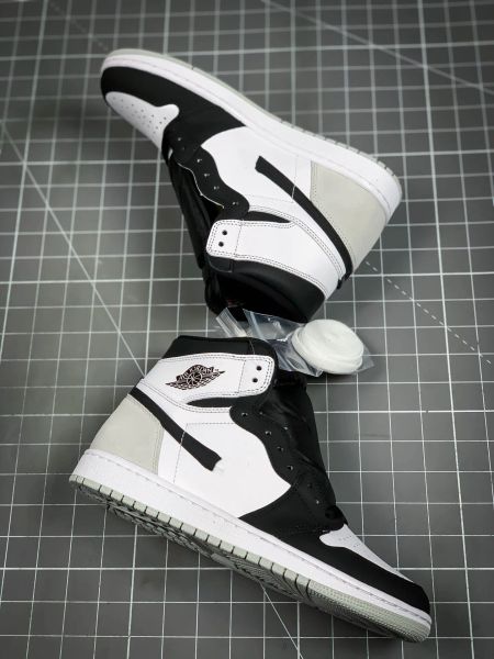 basketball shoes brand name sportswear 1 stage haze white black-grey fog-bleached coral with original boxes
basketball shoes brand name sportswear 1 stage haze white black-grey fog-bleached coral with original boxes