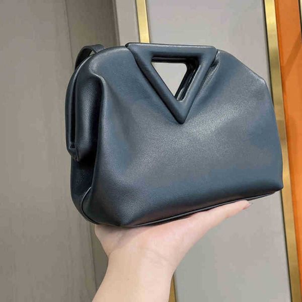 shoulder bags triangular carrying handle magnetic buckle shoulder bags women square handbag leather brand designer crossbody female purses 2
shoulder bags triangular carrying handle magnetic buckle shoulder bags women square handbag leather brand designer crossbody female purses 2