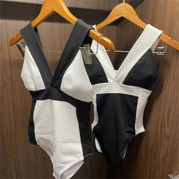 swimsuit korean style black and white backless slim fit spaghetti straps one, White;black
swimsuit korean style black and white backless slim fit spaghetti straps one, White;black