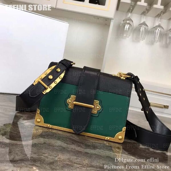 5a classic luxury designer shoulder bags women's fashion handbags purse square saffiano genuine leather triangle crossbody bag clutch m
5a classic luxury designer shoulder bags women's fashion handbags purse square saffiano genuine leather triangle crossbody bag clutch m