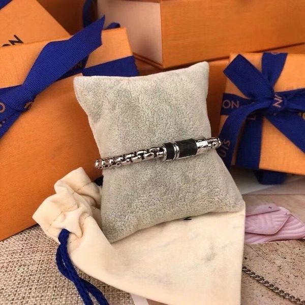luxury pendant necklaces fashion for man woman highly quality women party wedding lovers gift hip hop jewelry, Silver
luxury pendant necklaces fashion for man woman highly quality women party wedding lovers gift hip hop jewelry, Silver