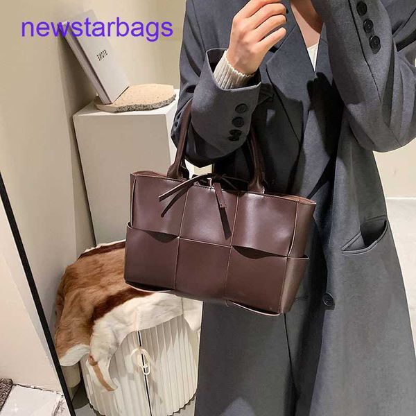 arco woven tote bags designer bottegs venets big women's 2023 new korean texture single shoulder large capacity tote bag portable outle
arco woven tote bags designer bottegs venets big women's 2023 new korean texture single shoulder large capacity tote bag portable outle