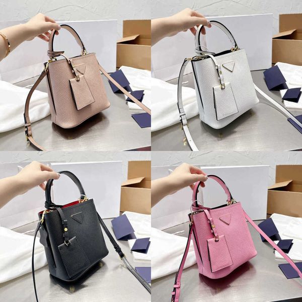 shoulder bags designer bags leather totes detachable handbag triangle sign crossbody brand hobo fashion bucket bag purse 221017
shoulder bags designer bags leather totes detachable handbag triangle sign crossbody brand hobo fashion bucket bag purse 221017