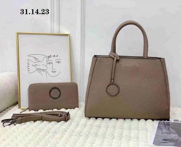new m k famous fashion women high capacity bags lady pu leather handbags bags purse shoulder tote bag female
new m k famous fashion women high capacity bags lady pu leather handbags bags purse shoulder tote bag female