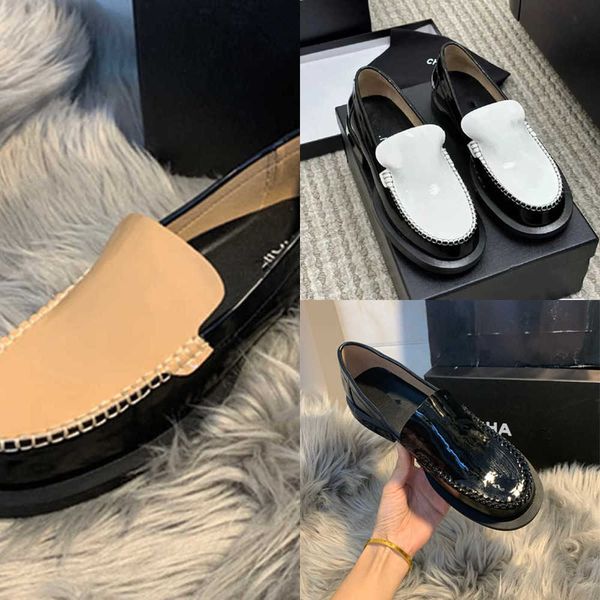 2023 designer loafers women dress shoes luxury metal c brushed leather sheepskin loafer platform heel eu35-40, Black
2023 designer loafers women dress shoes luxury metal c brushed leather sheepskin loafer platform heel eu35-40, Black