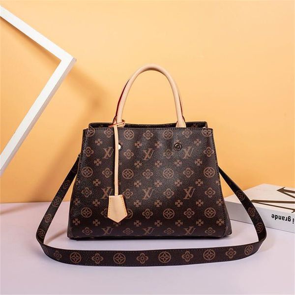 2023 luxurys designer handbags women bags fashion ladies shoulder bag female tote handbag ladie designers purse crossbody bag 
2023 luxurys designer handbags women bags fashion ladies shoulder bag female tote handbag ladie designers purse crossbody bag