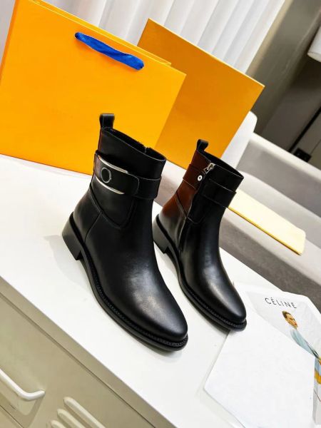 autumn winter boots woman thick soled trainers travel metal belt buckle zipper boot soft lady flat designer shoe leather women shoes large s, Black
autumn winter boots woman thick soled trainers travel metal belt buckle zipper boot soft lady flat designer shoe leather women shoes large s, Black