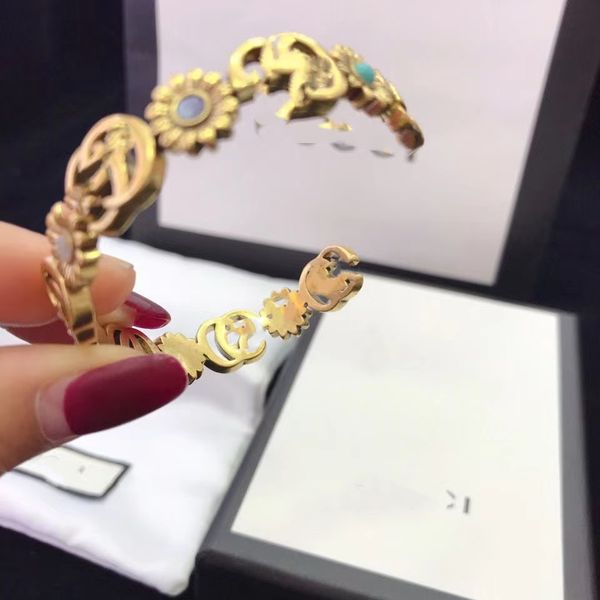 elegant necklace bracelet wedding pendants suit man woman chain bracelets necklaces letter design jewelry high quality, Silver
elegant necklace bracelet wedding pendants suit man woman chain bracelets necklaces letter design jewelry high quality, Silver