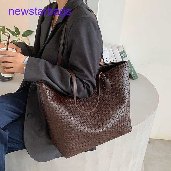 arco woven tote bags designer bottegs venets bag women's 2023 new fashion autumn winter black versatile shoulder large capacity class c
arco woven tote bags designer bottegs venets bag women's 2023 new fashion autumn winter black versatile shoulder large capacity class c