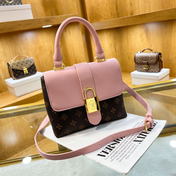 fashion leather shoulder bags luxury purse with love letters cross body lattice women bag new design handbags lady crossbody handbag
fashion leather shoulder bags luxury purse with love letters cross body lattice women bag new design handbags lady crossbody handbag
