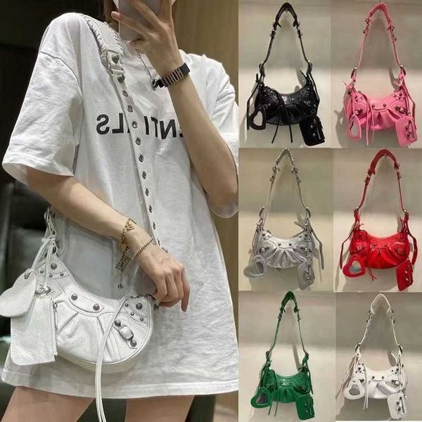 fashion handbag b design crescent bag 2023 new spice girl riveted 3-in-1 italic motorcycle women's one-shoulder leather underarm tote b
fashion handbag b design crescent bag 2023 new spice girl riveted 3-in-1 italic motorcycle women's one-shoulder leather underarm tote b