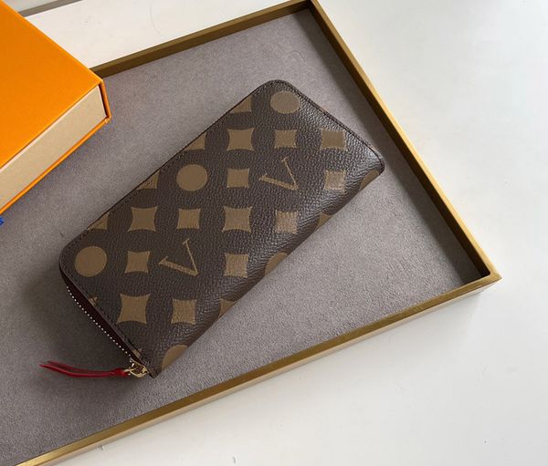 fashion designer wallets luxury clemence purse clutch bags highs quality flower letter coin purses men women plaid card holder with original, Red;black
fashion designer wallets luxury clemence purse clutch bags highs quality flower letter coin purses men women plaid card holder with original, Red;black