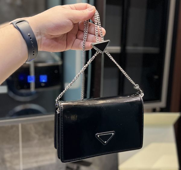 fashion women cross body bags smooth mini bright chain flap bag shoulder handbags
fashion women cross body bags smooth mini bright chain flap bag shoulder handbags
