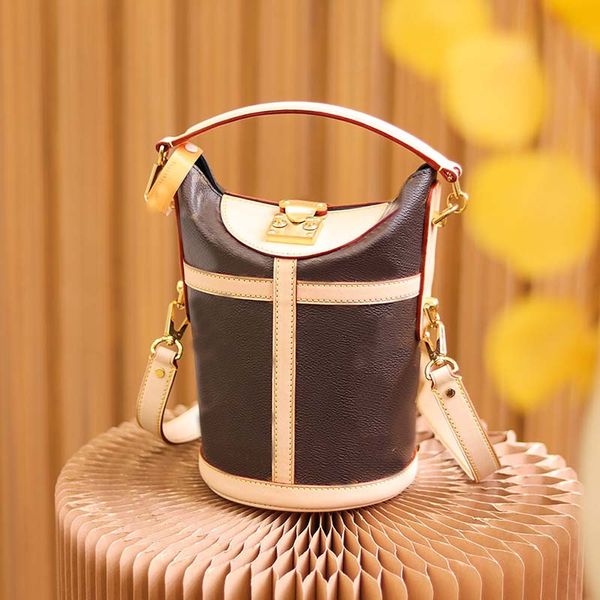 new fashion bag imported shoulder bags leather fashion messenger shoulder large capacity tote crossbody bags women designers clutch purses b
new fashion bag imported shoulder bags leather fashion messenger shoulder large capacity tote crossbody bags women designers clutch purses b