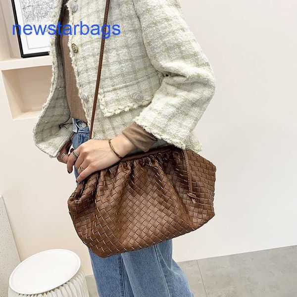 designer bottegs venets mini pouch bags online shop soft leather woven net red cloud bag fan yangqi women's 2023 new tid
designer bottegs venets mini pouch bags online shop soft leather woven net red cloud bag fan yangqi women's 2023 new tid