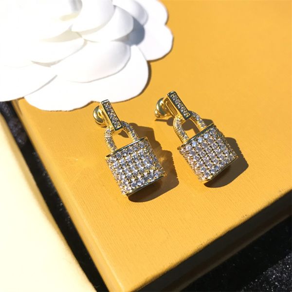 fashion designer earrings earrings women luxury brand jewelry classic gold silver sparkling diamond lock shape, Golden;silver
fashion designer earrings earrings women luxury brand jewelry classic gold silver sparkling diamond lock shape, Golden;silver