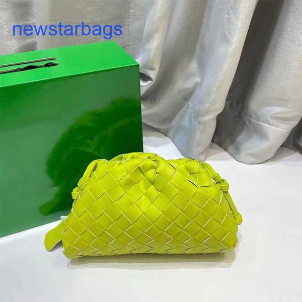 designer bottegs venets mini pouch bags online shop leather bag 2023 new hand woven cloud leather wrinkled dumpling women's single shou
designer bottegs venets mini pouch bags online shop leather bag 2023 new hand woven cloud leather wrinkled dumpling women's single shou