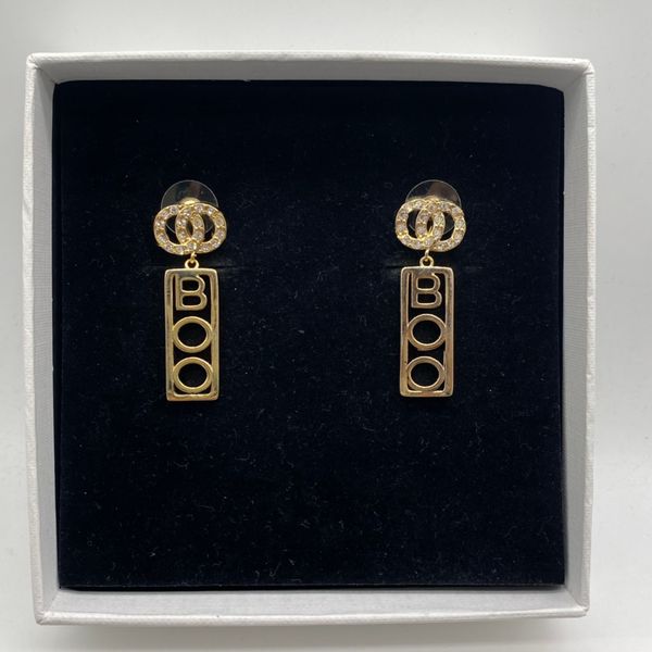 2023 designer earrings fashion luxury jewelry earrings brand designer earrings wedding pie match with box, Silver
2023 designer earrings fashion luxury jewelry earrings brand designer earrings wedding pie match with box, Silver