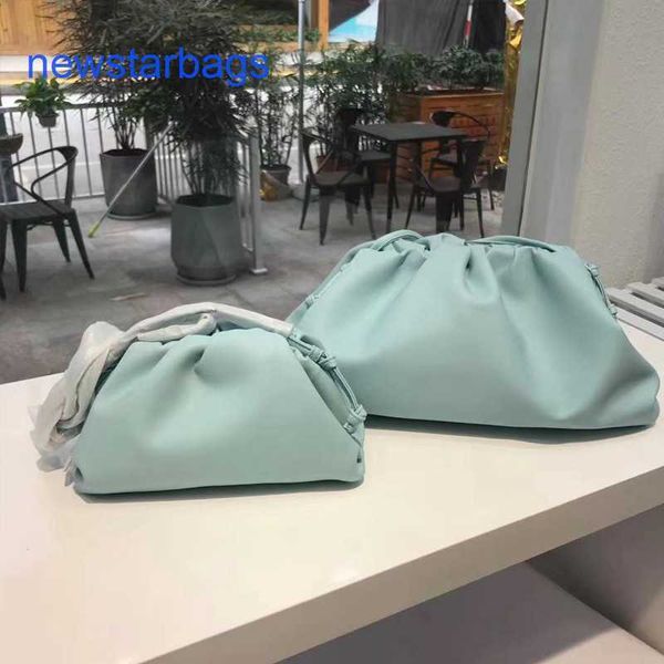 designer bottegs venets mini pouch bags online shop 2023 autumn winter new small bag cloud net red with leather women's
designer bottegs venets mini pouch bags online shop 2023 autumn winter new small bag cloud net red with leather women's