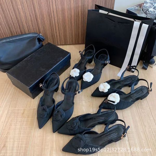 pointed cap toe camellia sandals 2023 paris quilted slingback pumps women interlocking mules c flip flops classic black whilte leather low h
pointed cap toe camellia sandals 2023 paris quilted slingback pumps women interlocking mules c flip flops classic black whilte leather low h