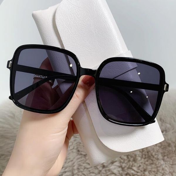 wholesale designer round sunglasses original eyeglasses outdoor shades frame classic lady mirrors for women men driving dfgsddsfg, White;black
wholesale designer round sunglasses original eyeglasses outdoor shades frame classic lady mirrors for women men driving dfgsddsfg, White;black