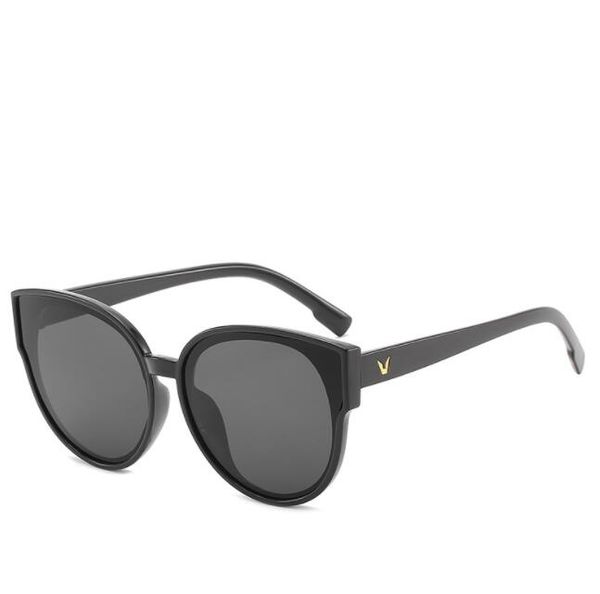 2022 wholesale designer round sunglasses original eyeglasses outdoor shades frame classic lady mirrors for women men driving sun, White;black
2022 wholesale designer round sunglasses original eyeglasses outdoor shades frame classic lady mirrors for women men driving sun, White;black