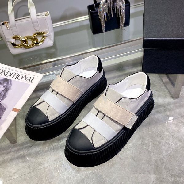 woman sandals casual shoes high shoes women canvas sneakers black lace up 
woman sandals casual shoes high shoes women canvas sneakers black lace up