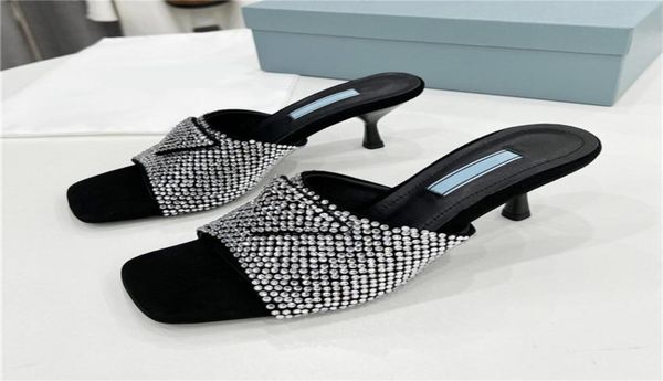 full diamond sheepskin beach shoes shiny rhinestone slippers small thin heel sandals summer sparkle crystal sandals flip flops9032652
full diamond sheepskin beach shoes shiny rhinestone slippers small thin heel sandals summer sparkle crystal sandals flip flops9032652